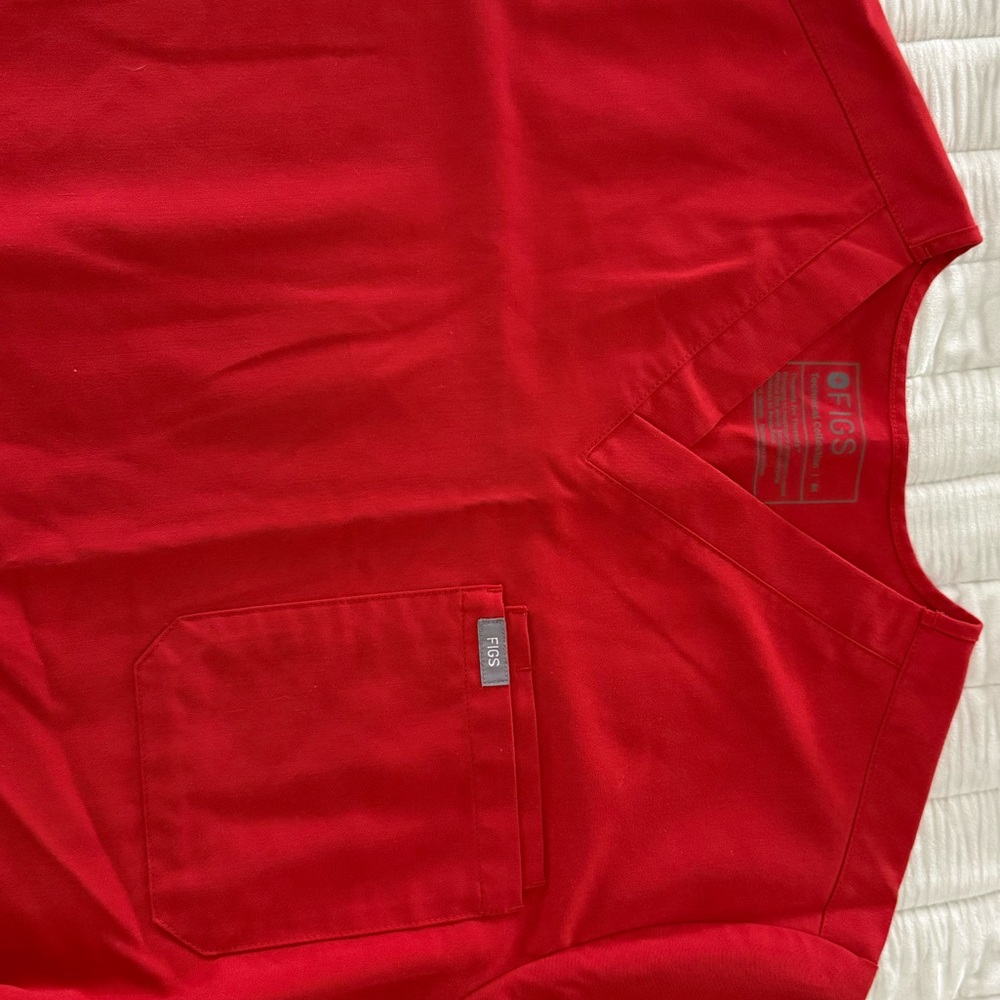 Men’s Figs Red Scrub Top